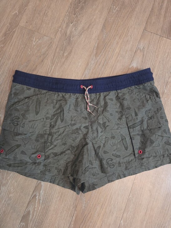 Columbia Pants - Columbia Olive Green Patterned Cargo Shorts Womens Xl with Navy Waistband
